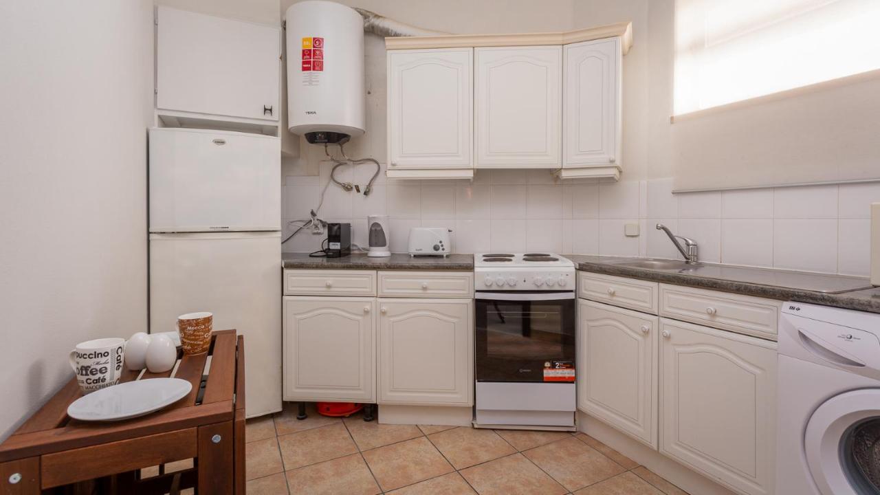 Charming 1 Bedroom Apartment In Portimao By Lovelystay Exterior photo